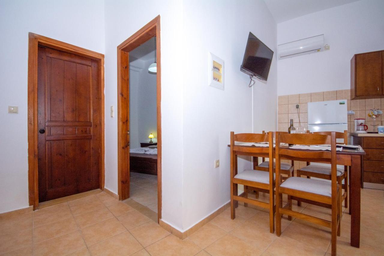 Christina Apartments Kíssamos Esterno foto